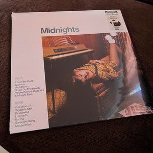 Midnights: Jade Green Edition Vinyl with Hand Signed Photo × 1